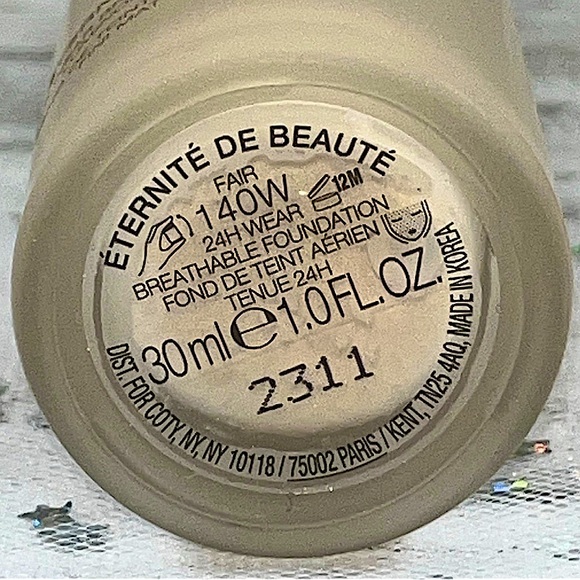 Gucci 24 Hour Full Coverage Luminous Matte Finish Foundation, 140W Fair, *NIB* - Picture 3 of 6